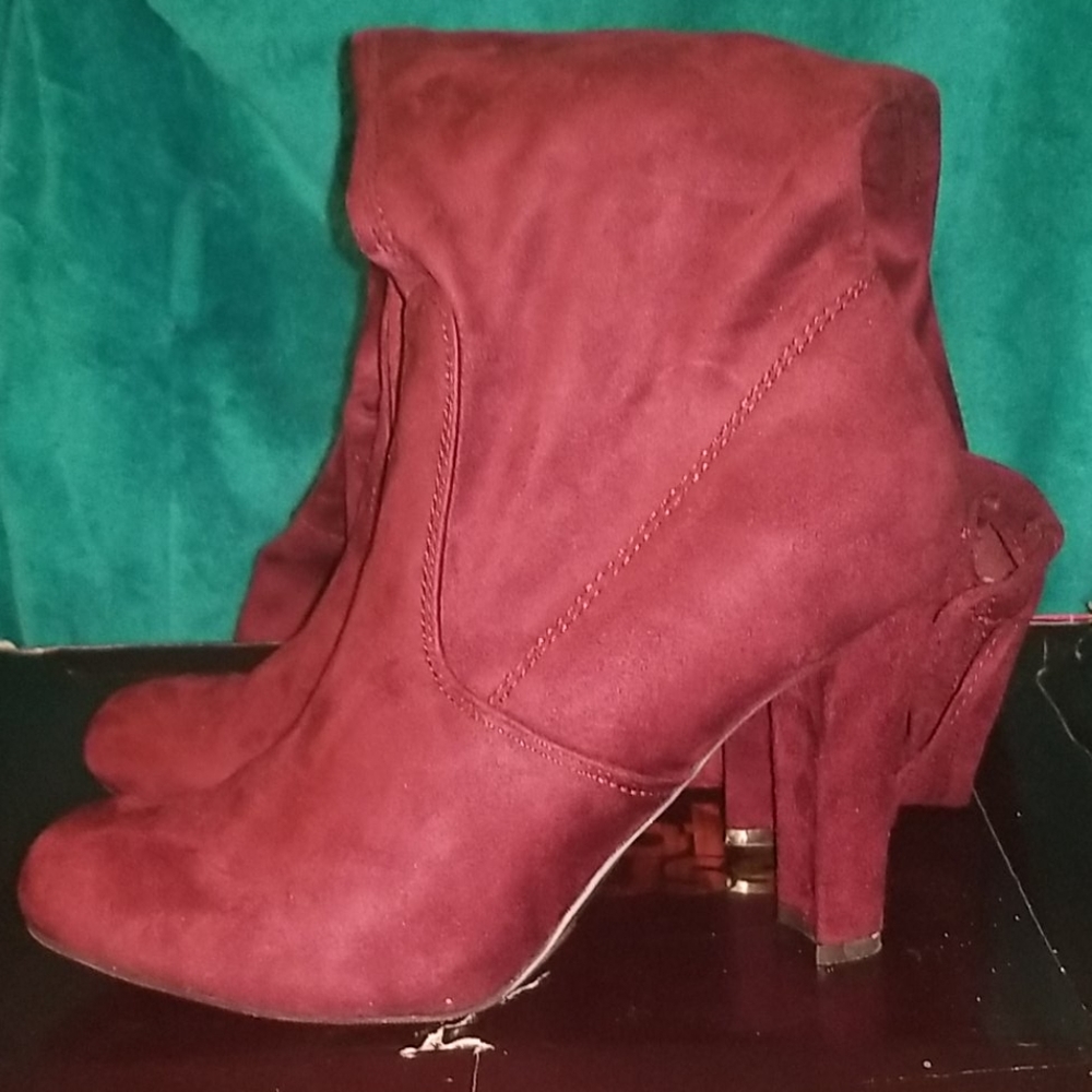 Boots - Picture 3 of 6
